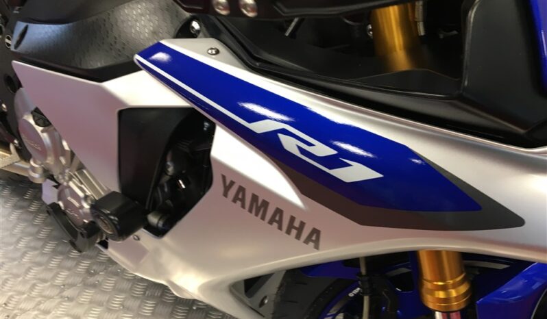 2015 Yamaha R1 full