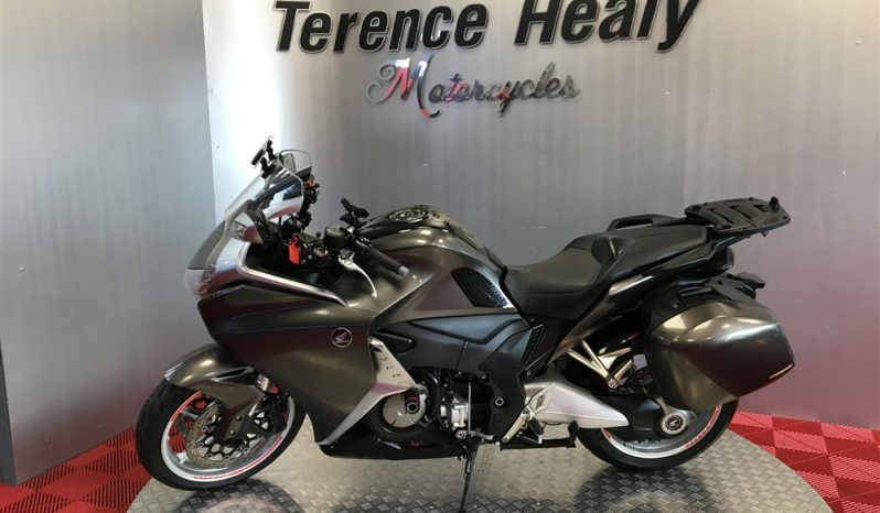 2016 Honda VFR 1200F full