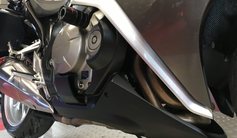 2016 Honda VFR 1200F full
