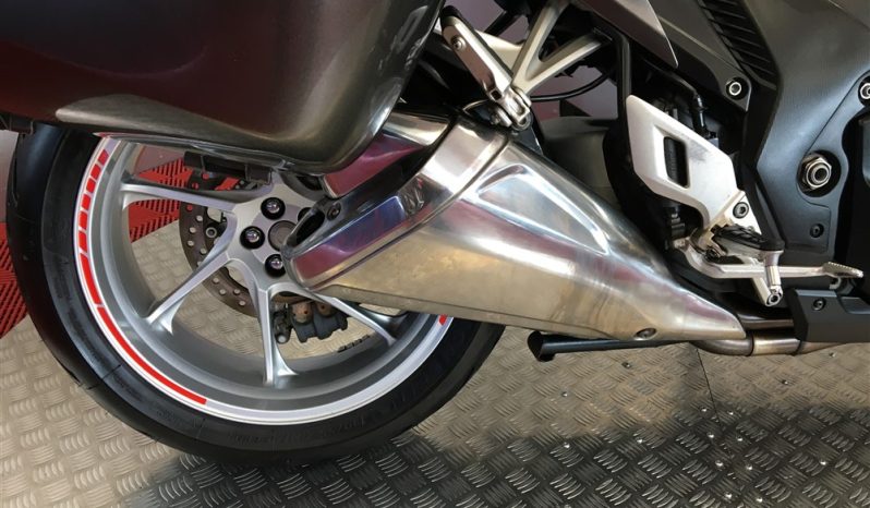 2016 Honda VFR 1200F full