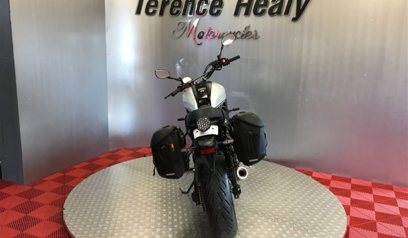 2024 Yamaha XSR 700 full