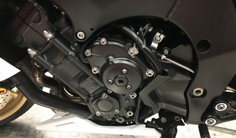 2011 Yamaha FZ8 full