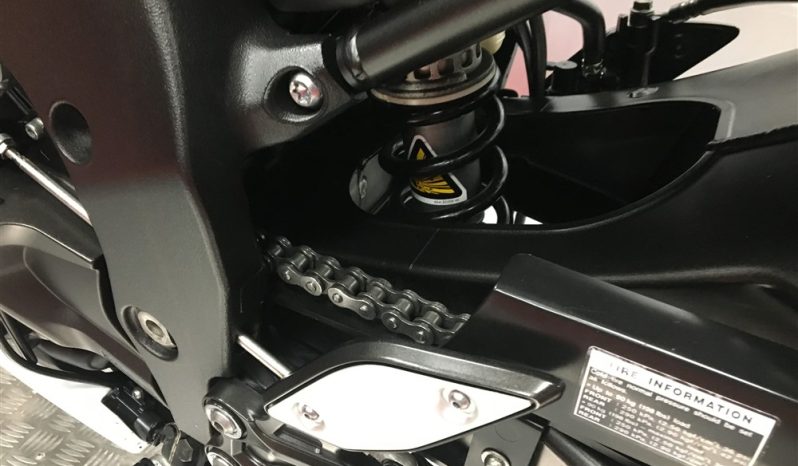 2011 Yamaha FZ8 full