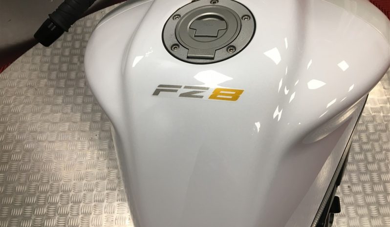 2011 Yamaha FZ8 full