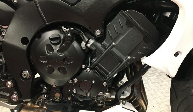 2011 Yamaha FZ8 full